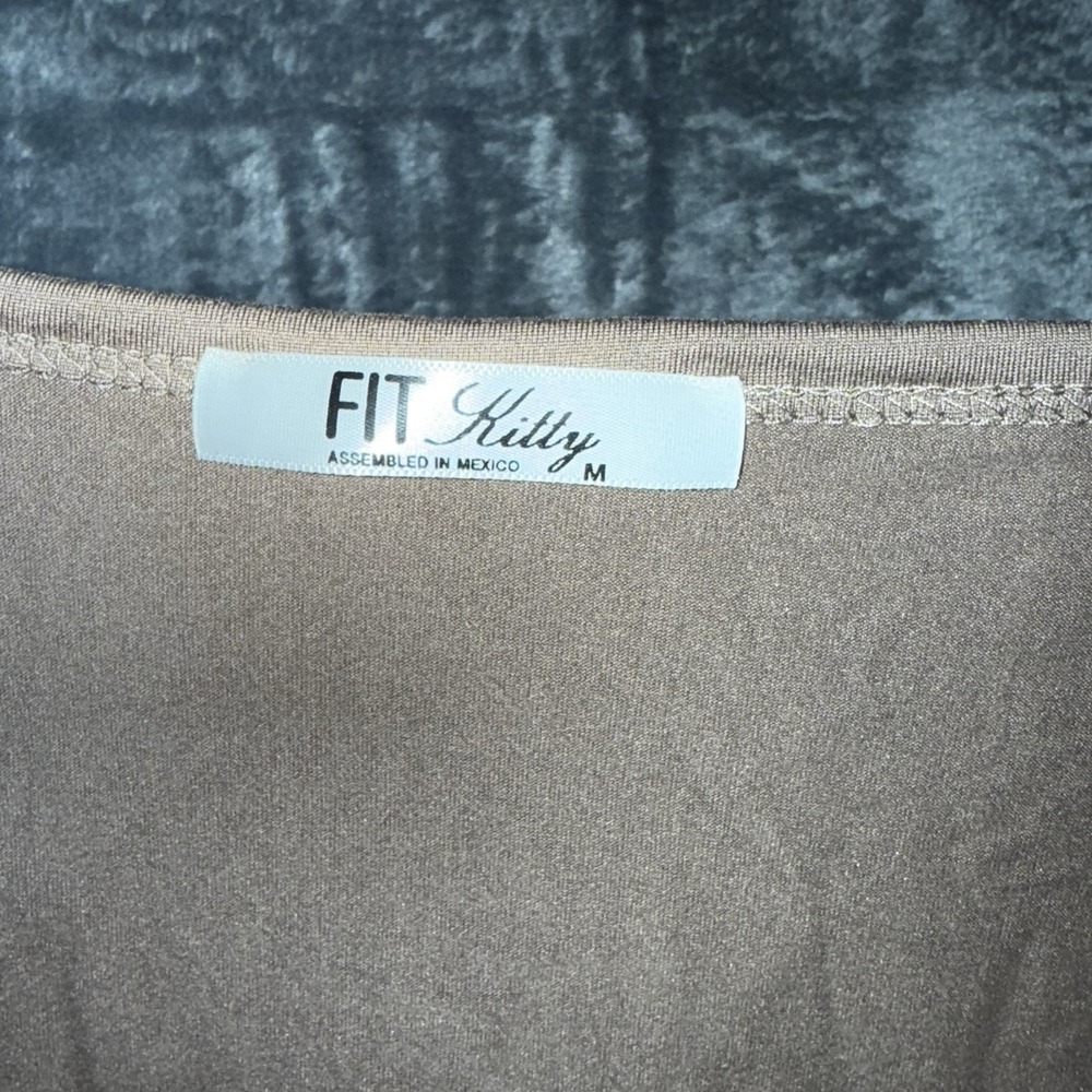 Fit Kitty Women's Size M Brown Long Sleeve Crop Top New No Tags 026 - Picture 2 of 4